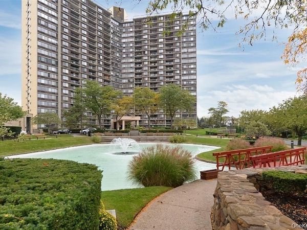 2 Bay Club Drive, Unit 19Z4, Bayside, NY 11360