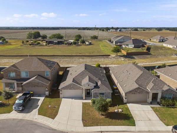 5943 CORSICANA CV, Seguin, TX 78155