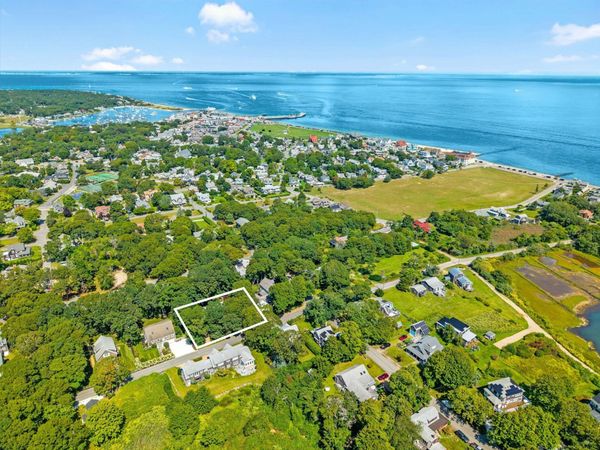61 Canonicus Ave, Oak Bluffs, MA 02557