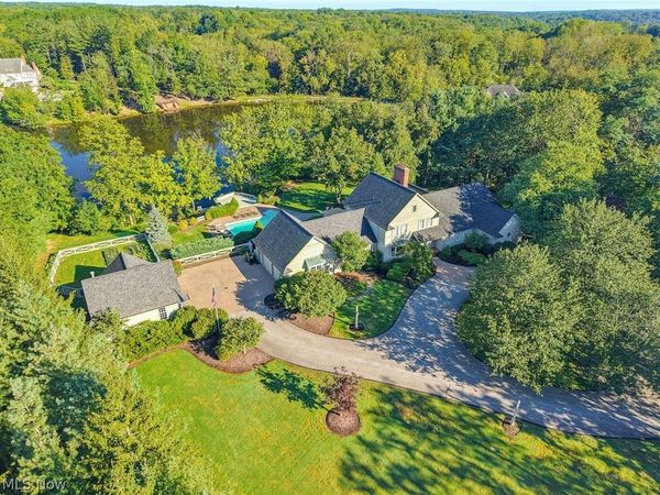 5600 Liberty Road , Chagrin Falls, OH 44022