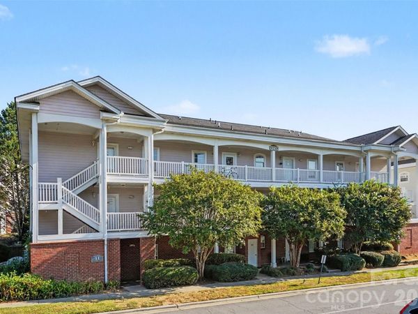 9243 Meadow Vista Road, Charlotte, NC 28213
