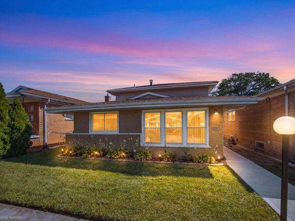 12901 S Carpenter Street , Calumet Park, IL 60827