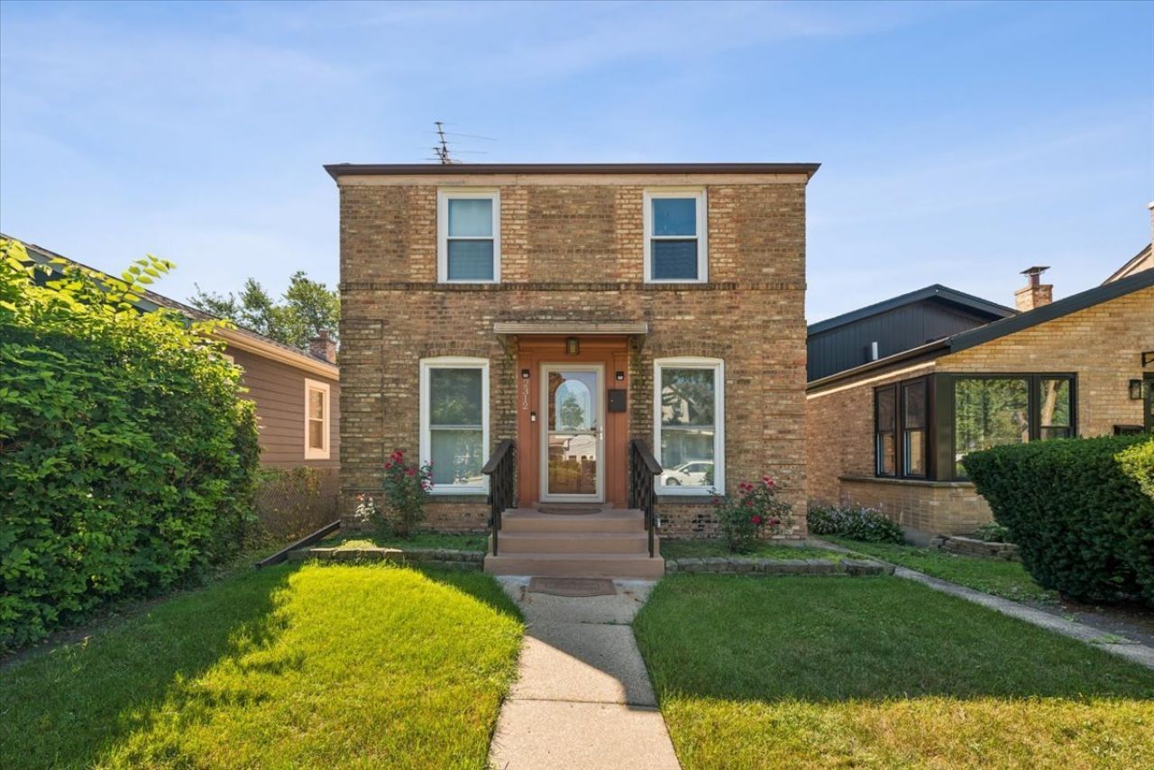 2312 Emerson Street, Evanston, IL 60201 Main Photo