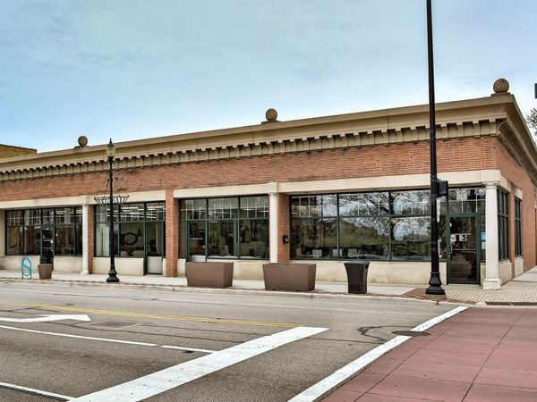 4935 Oakton Street , Skokie, IL 60077