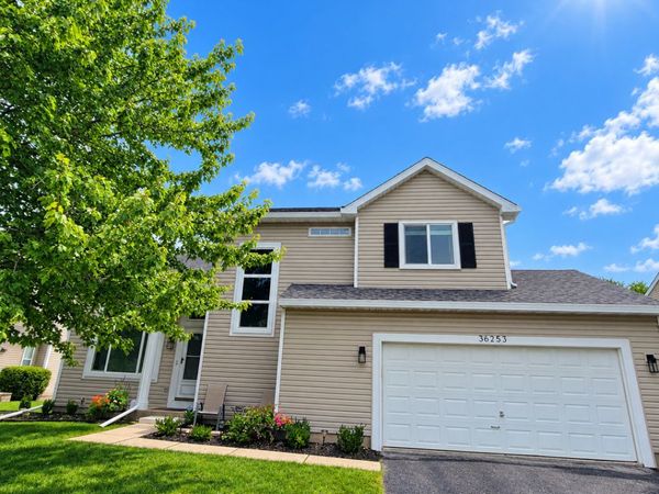 36253 N Bridlewood Avenue, Gurnee, IL 60031