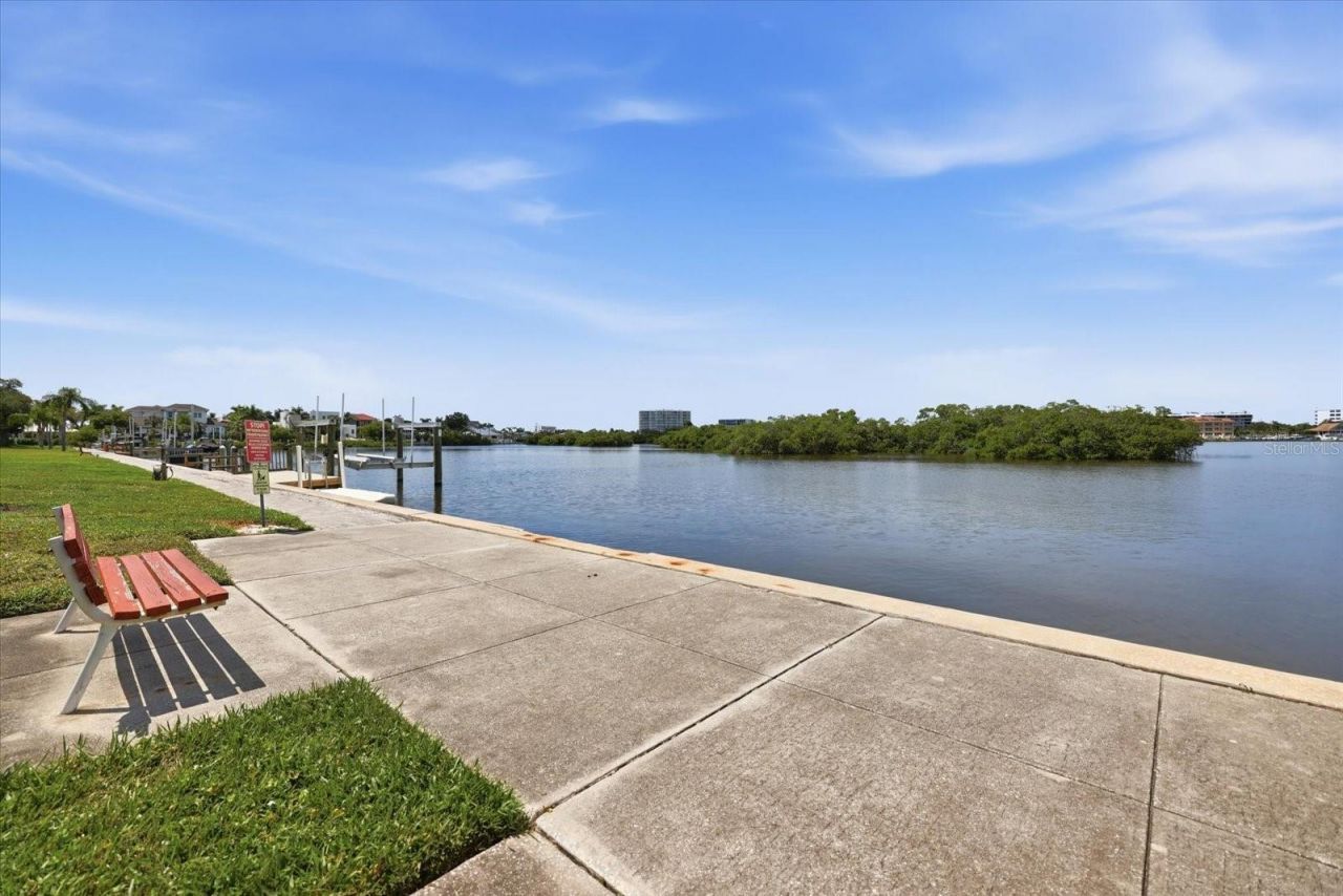 5826 Driftwood Place, Sarasota, FL 34231 Photo