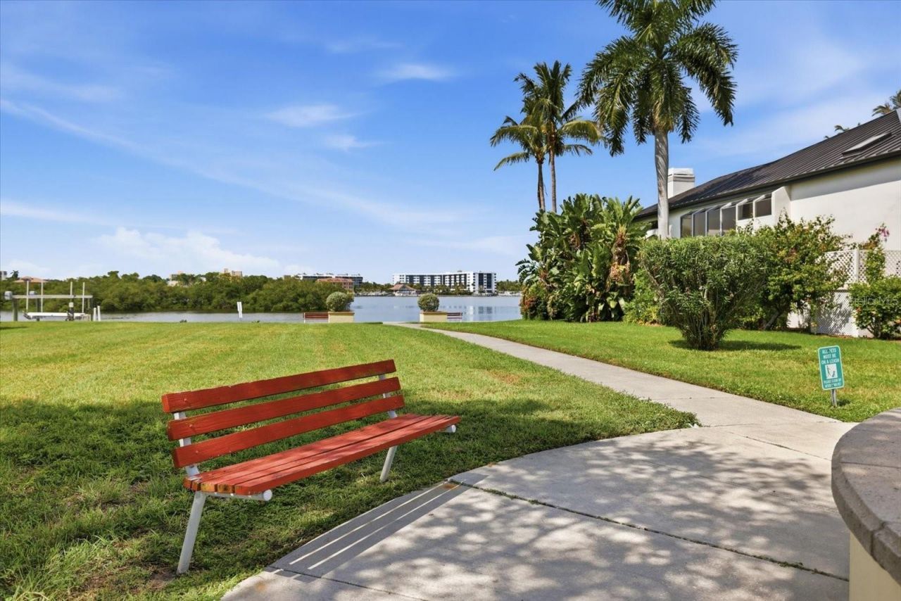 5826 Driftwood Place, Sarasota, FL 34231 Photo