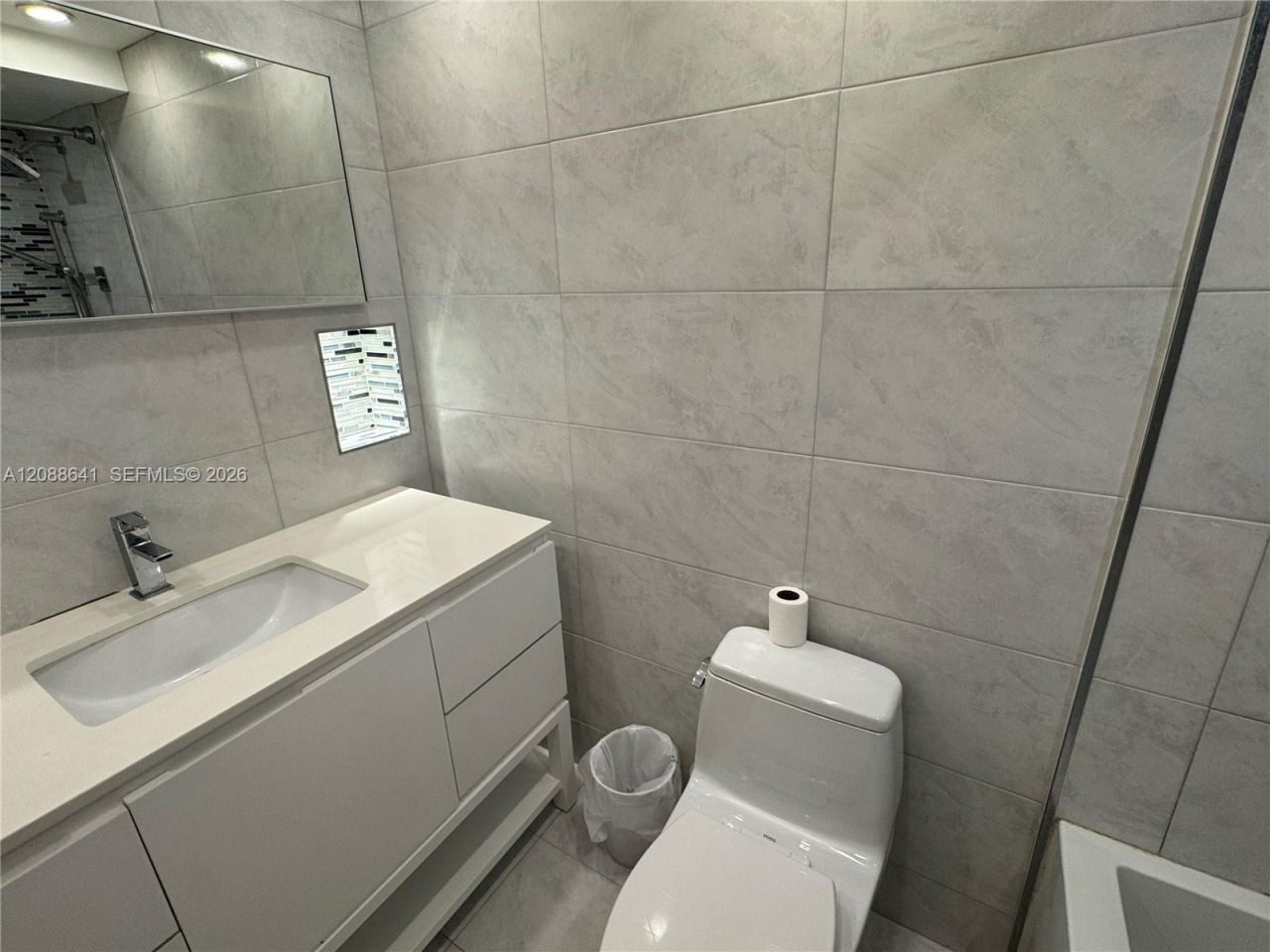 200 172nd St, Unit 522, Sunny Isles Beach, FL 33160 Photo