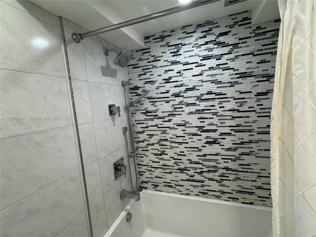 200 172nd St, Unit 522, Sunny Isles Beach, FL 33160 Photo