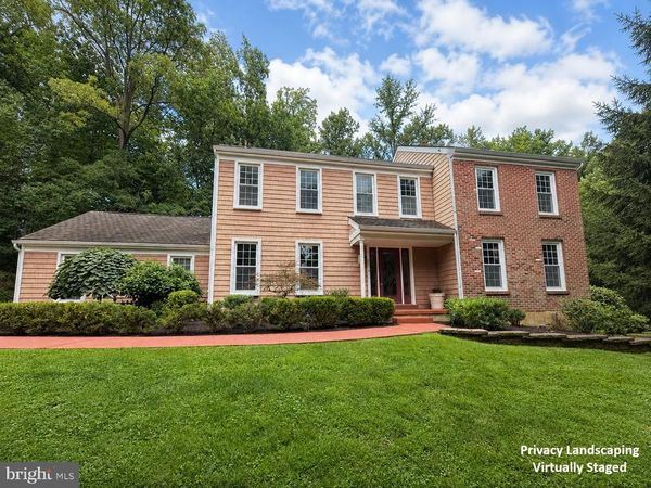 27 ROBERTS ROAD, NEWTOWN SQUARE, PA 19073