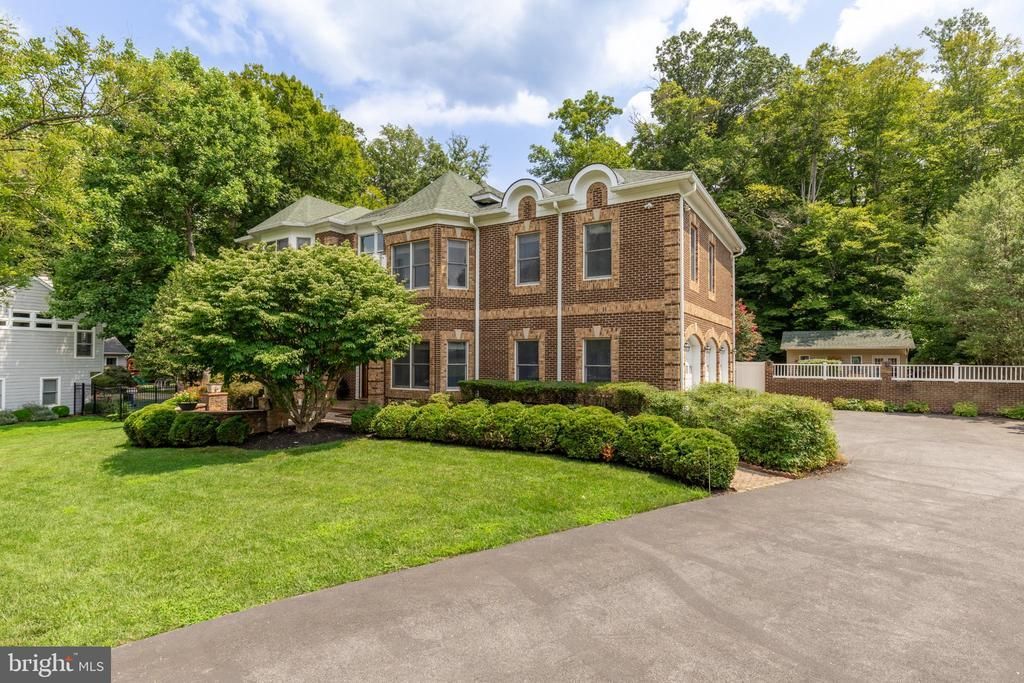 8505 HOWELL ROAD , BETHESDA, MD 20817