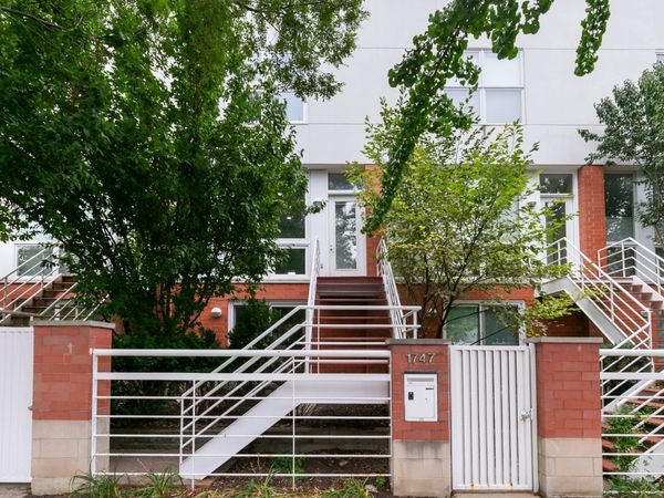 1745 W Wellington Avenue , Chicago, IL 60657