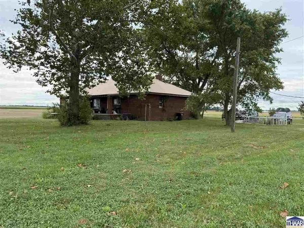 674 W 1300 S, Clinton, IN 47842