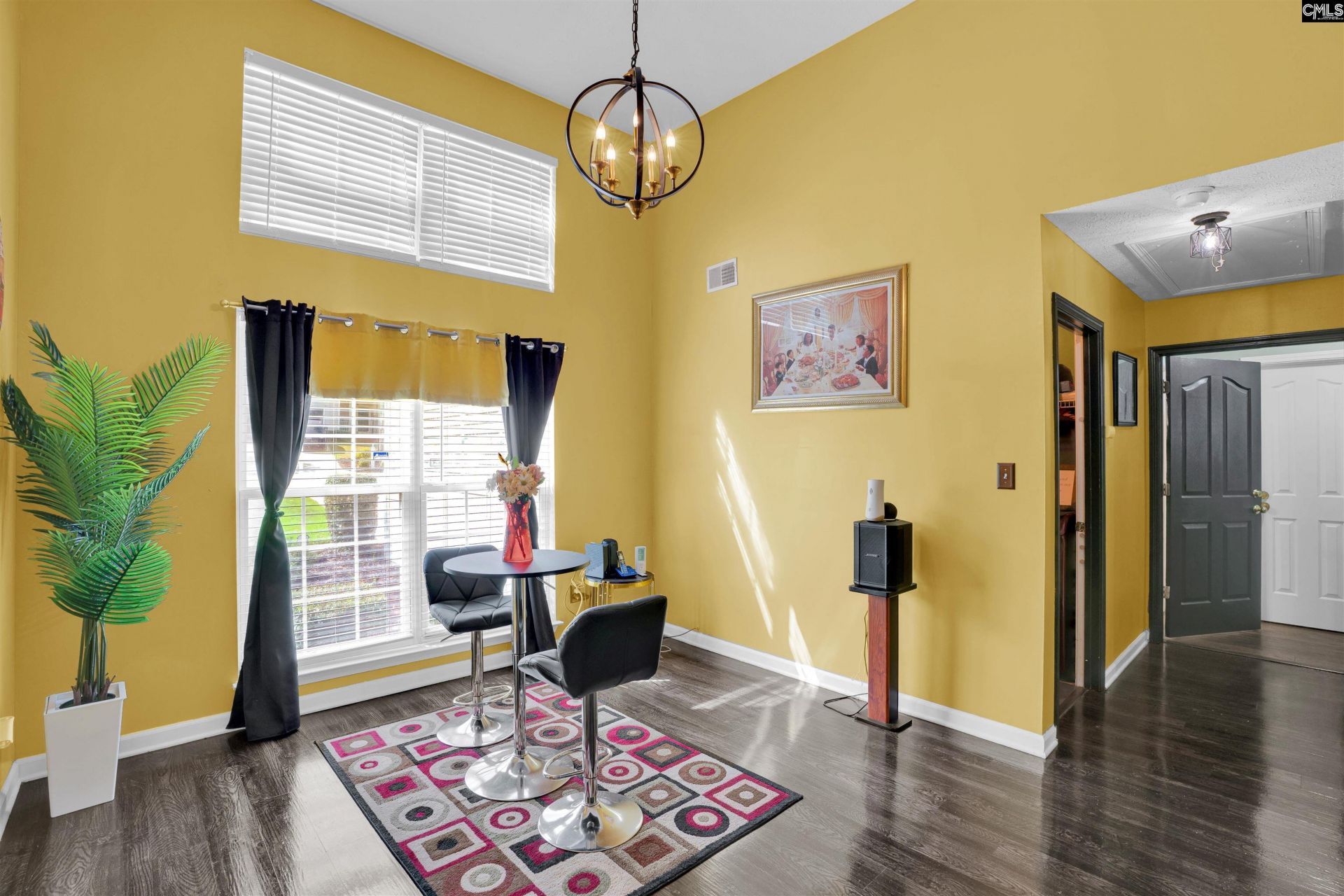 351 Knotts Circle  Photo 4