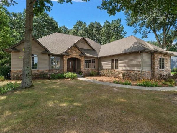 3958 Fox Woods Road, St. Joseph, MI 49085
