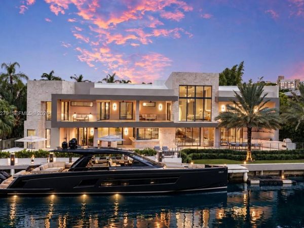 16495 NE 32nd Ave, North Miami Beach, FL 33160
