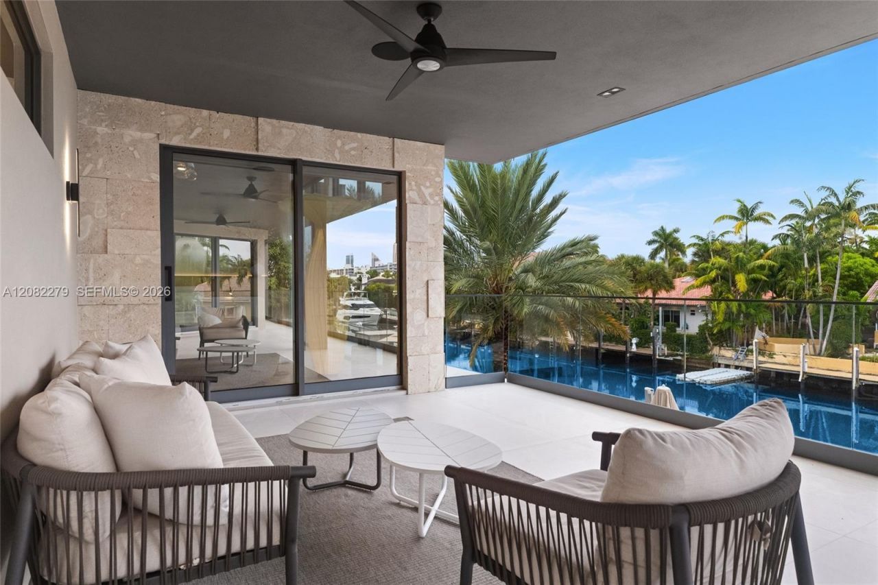 16495 NE 32nd Ave, North Miami Beach, FL 33160 Photo