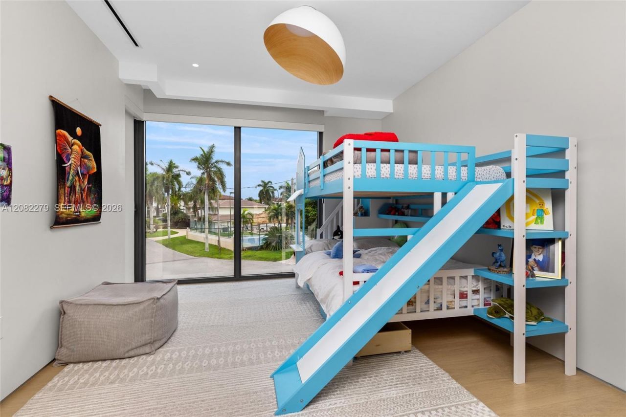 16495 NE 32nd Ave, North Miami Beach, FL 33160 Photo