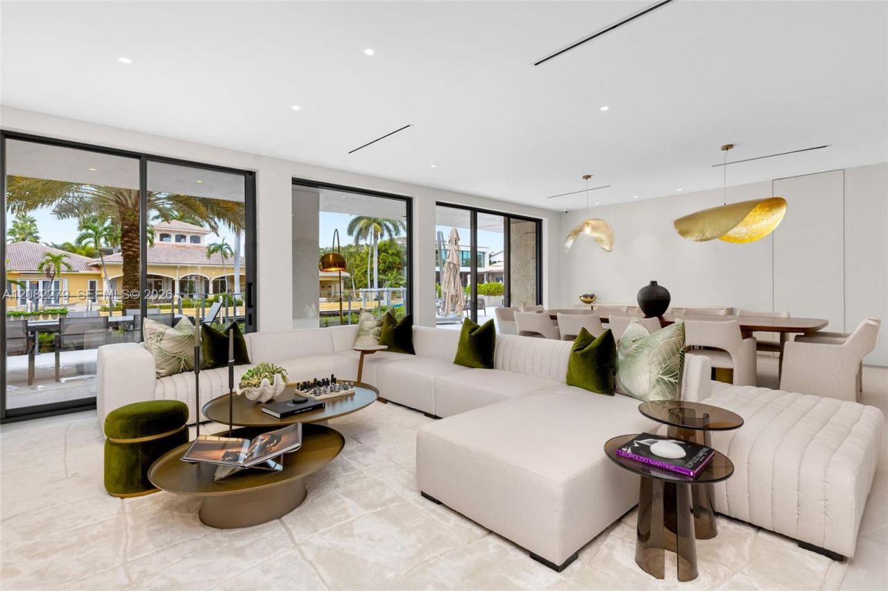 16495 NE 32nd Ave, North Miami Beach, FL 33160 Photo