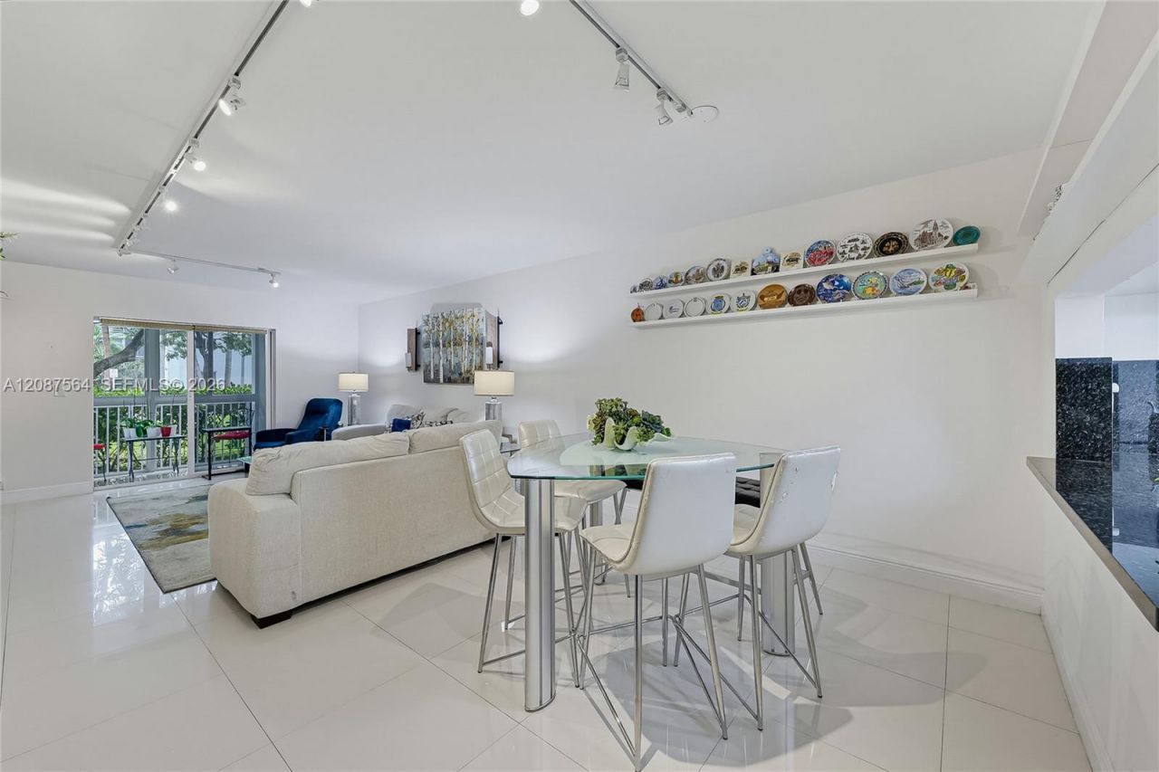240 Galen Dr, Unit 110, Key Biscayne, FL 33149 Photo