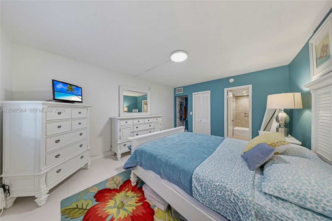 240 Galen Dr, Unit 110, Key Biscayne, FL 33149 Photo