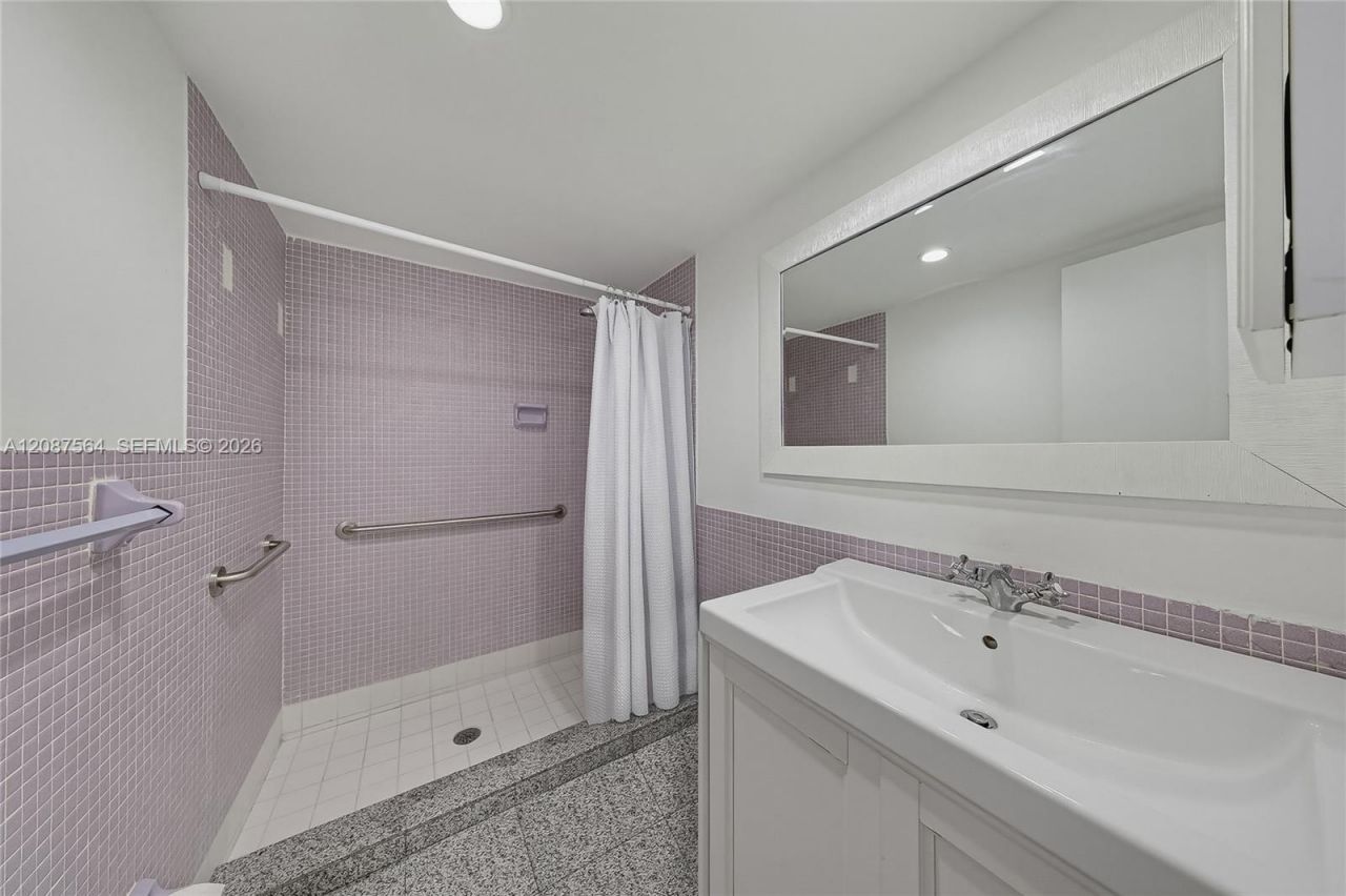 240 Galen Dr, Unit 110, Key Biscayne, FL 33149 Photo