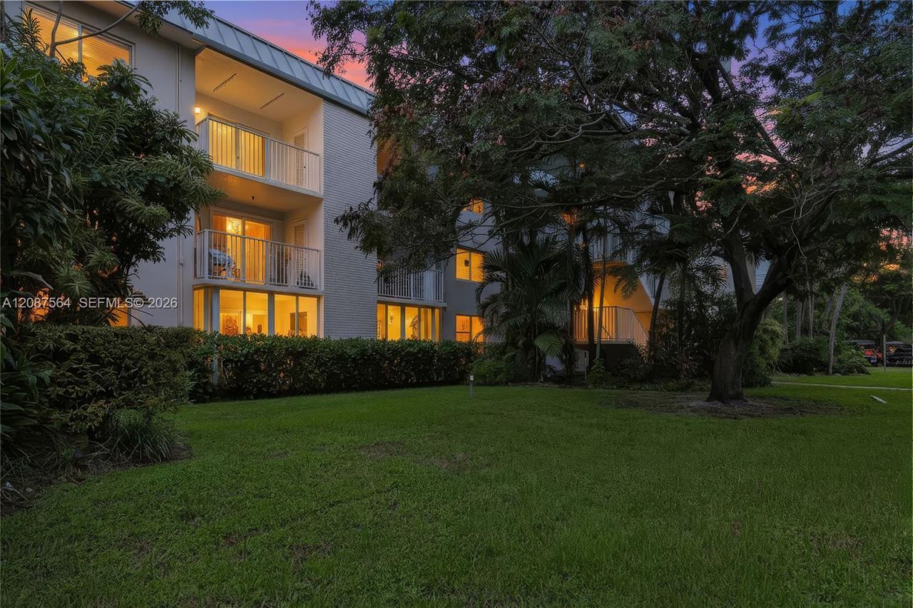 240 Galen Dr, Unit 110, Key Biscayne, FL 33149 Photo