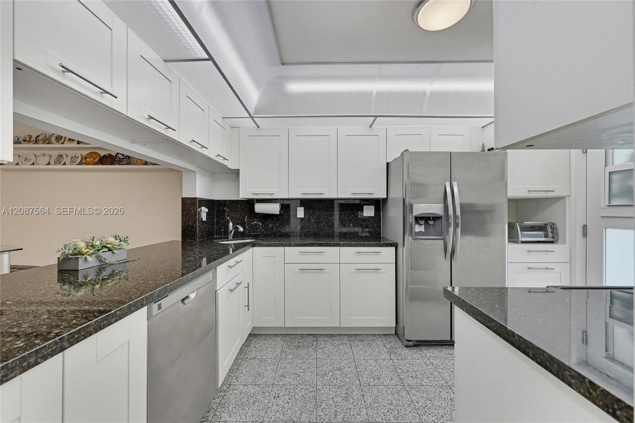 240 Galen Dr, Unit 110, Key Biscayne, FL 33149 Photo