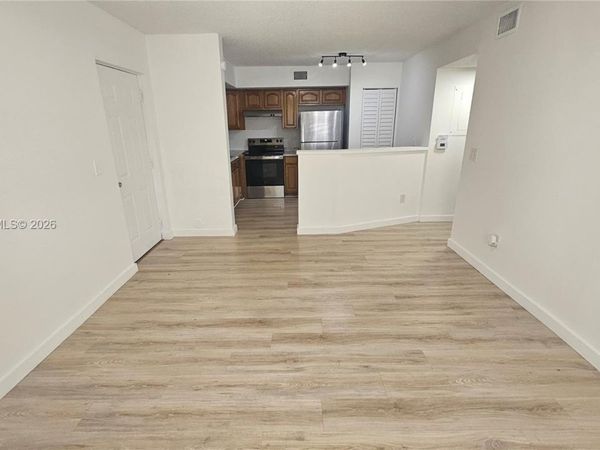 3700 N 56 Ave, Unit 1012, Hollywood, FL 33021
