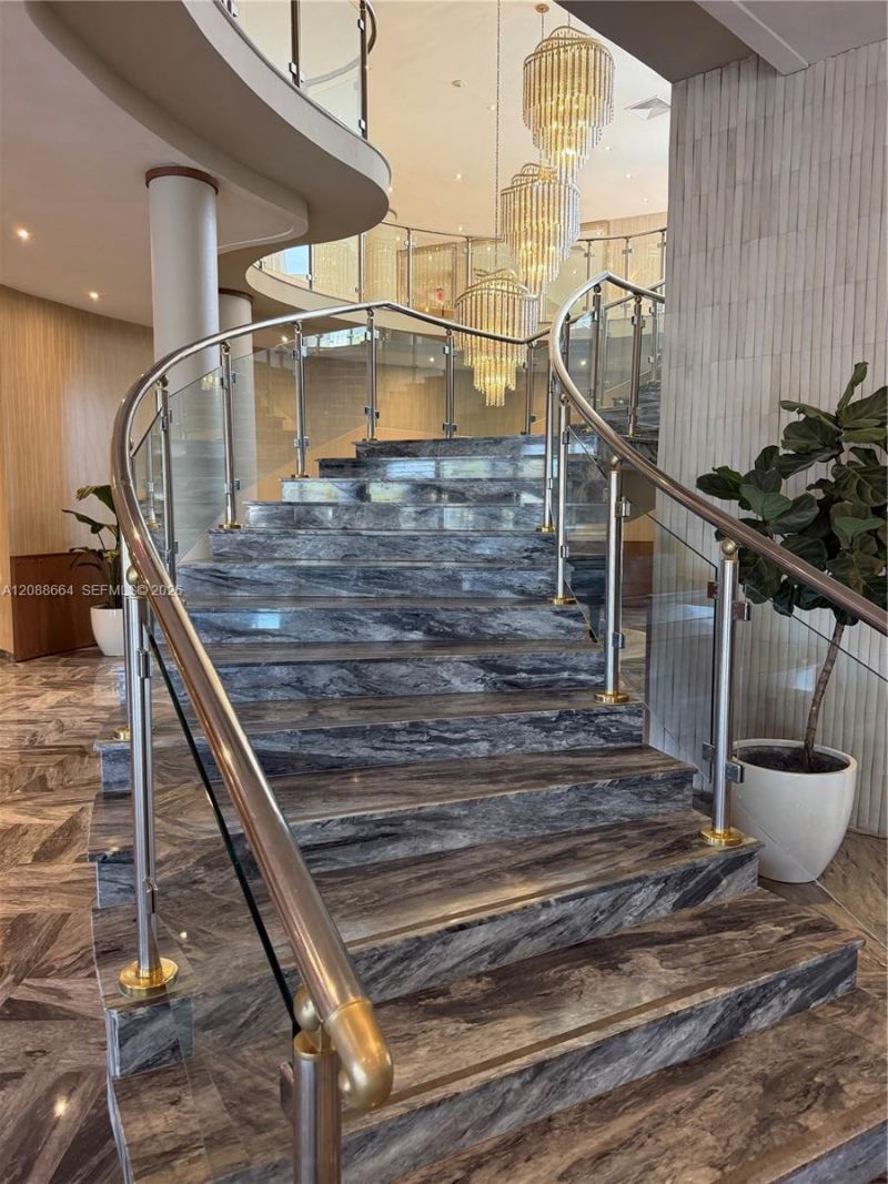 5401 Collins Ave, Unit 826, Miami Beach, FL 33140 Photo