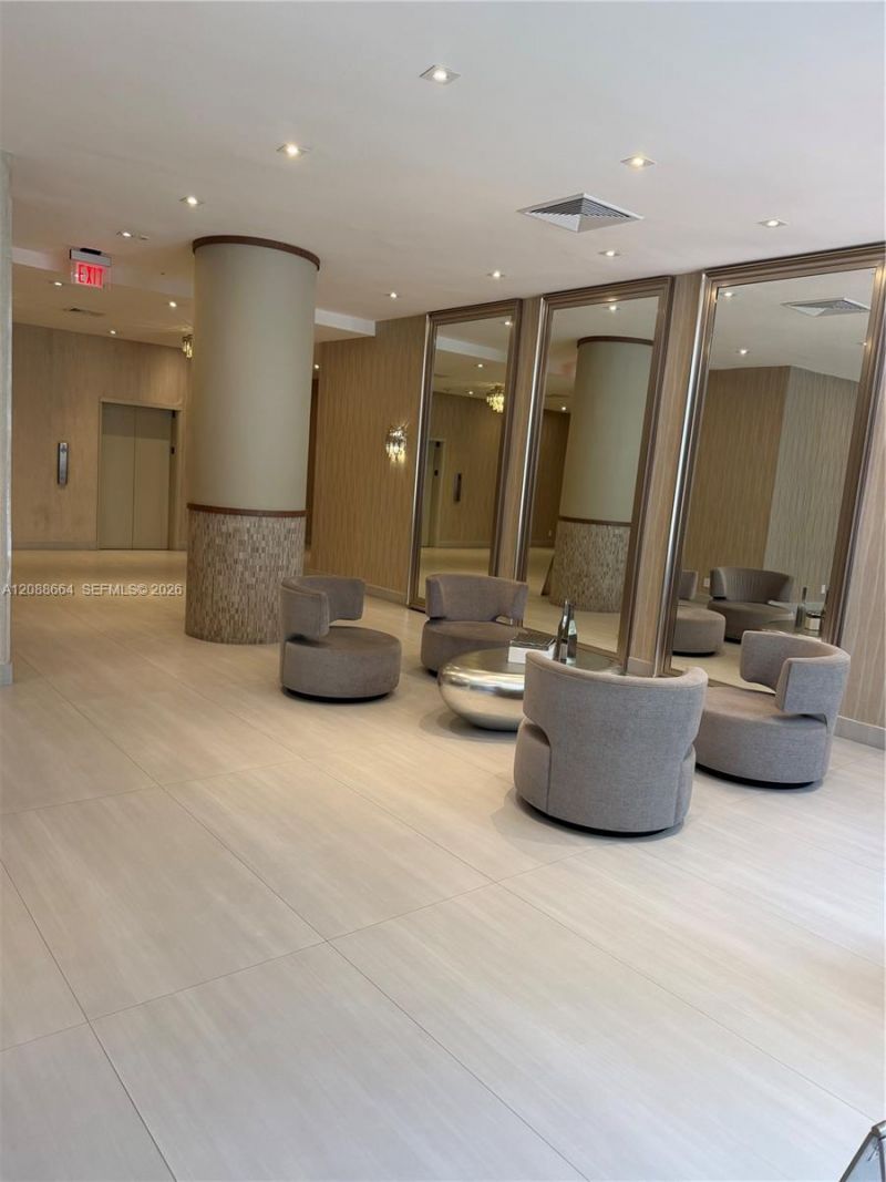 5401 Collins Ave, Unit 826, Miami Beach, FL 33140 Photo