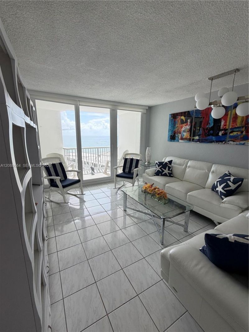 5401 Collins Ave, Unit 826, Miami Beach, FL 33140 Photo