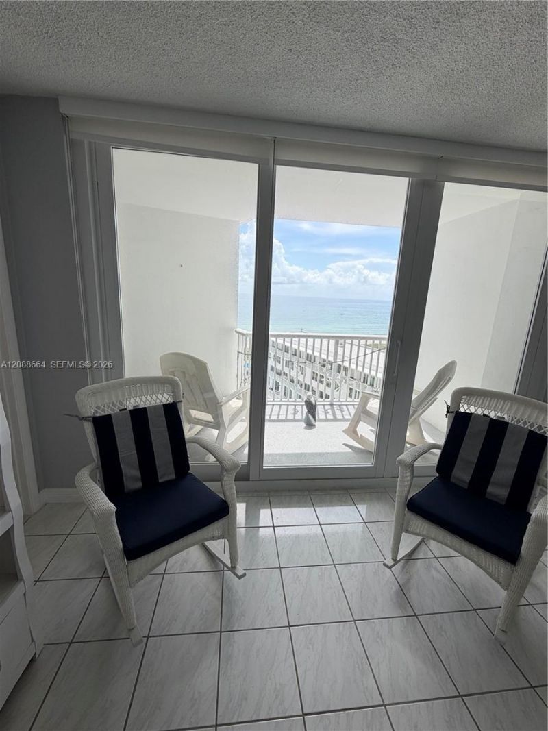 5401 Collins Ave, Unit 826, Miami Beach, FL 33140 Photo