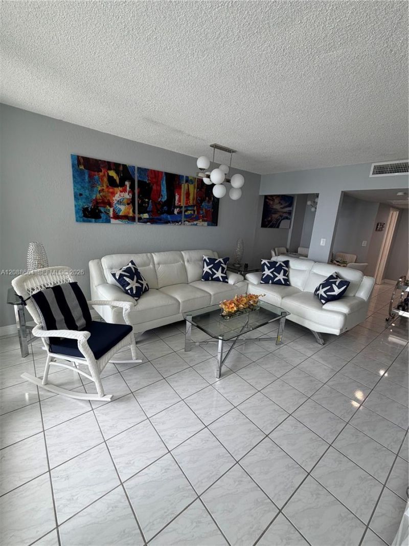 5401 Collins Ave, Unit 826, Miami Beach, FL 33140 Photo