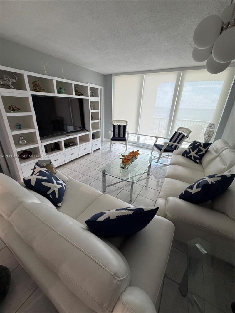 5401 Collins Ave, Unit 826, Miami Beach, FL 33140 Photo