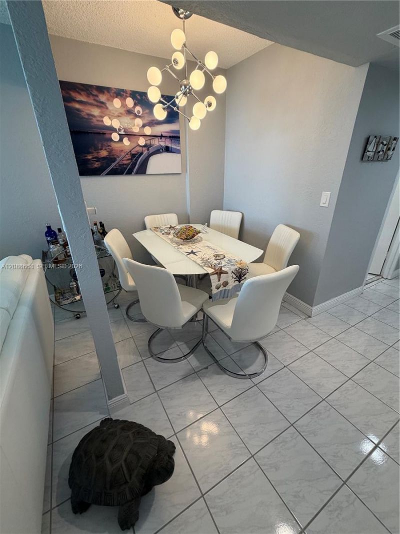 5401 Collins Ave, Unit 826, Miami Beach, FL 33140 Photo