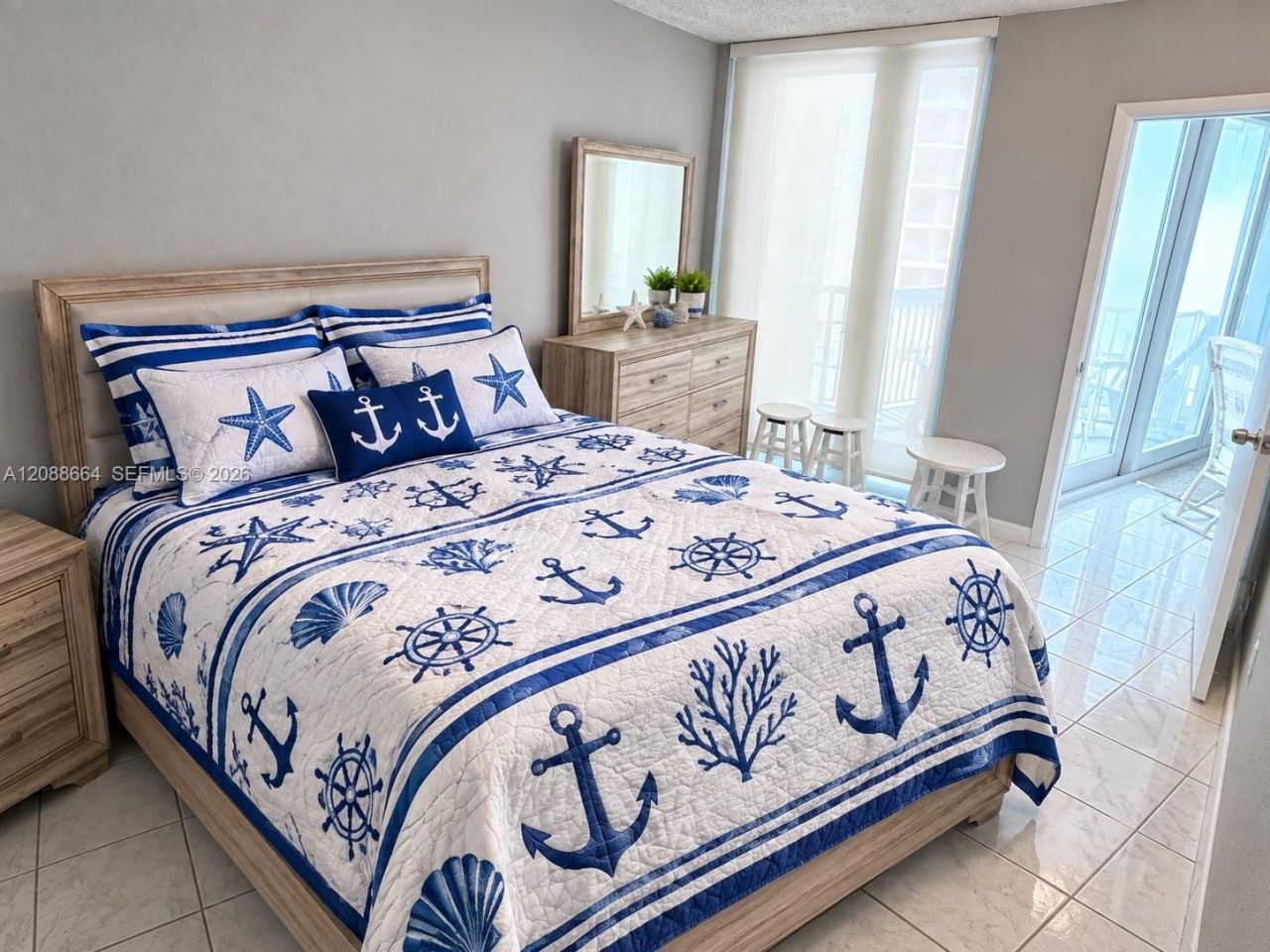 5401 Collins Ave, Unit 826, Miami Beach, FL 33140 Photo