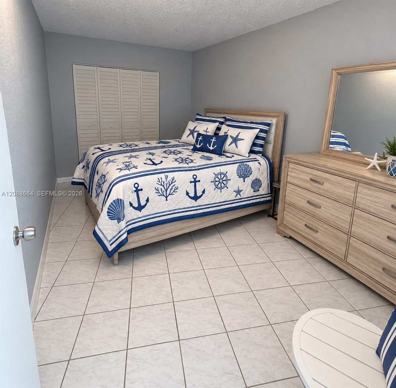 5401 Collins Ave, Unit 826, Miami Beach, FL 33140 Photo
