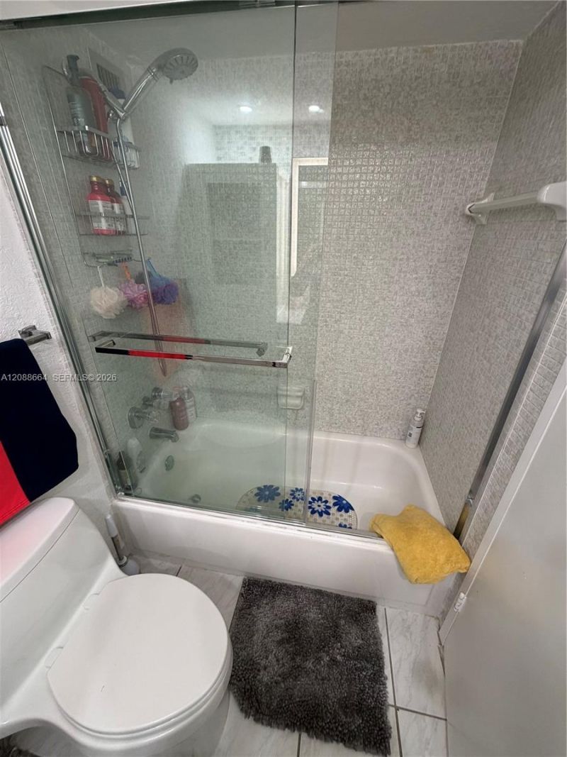5401 Collins Ave, Unit 826, Miami Beach, FL 33140 Photo