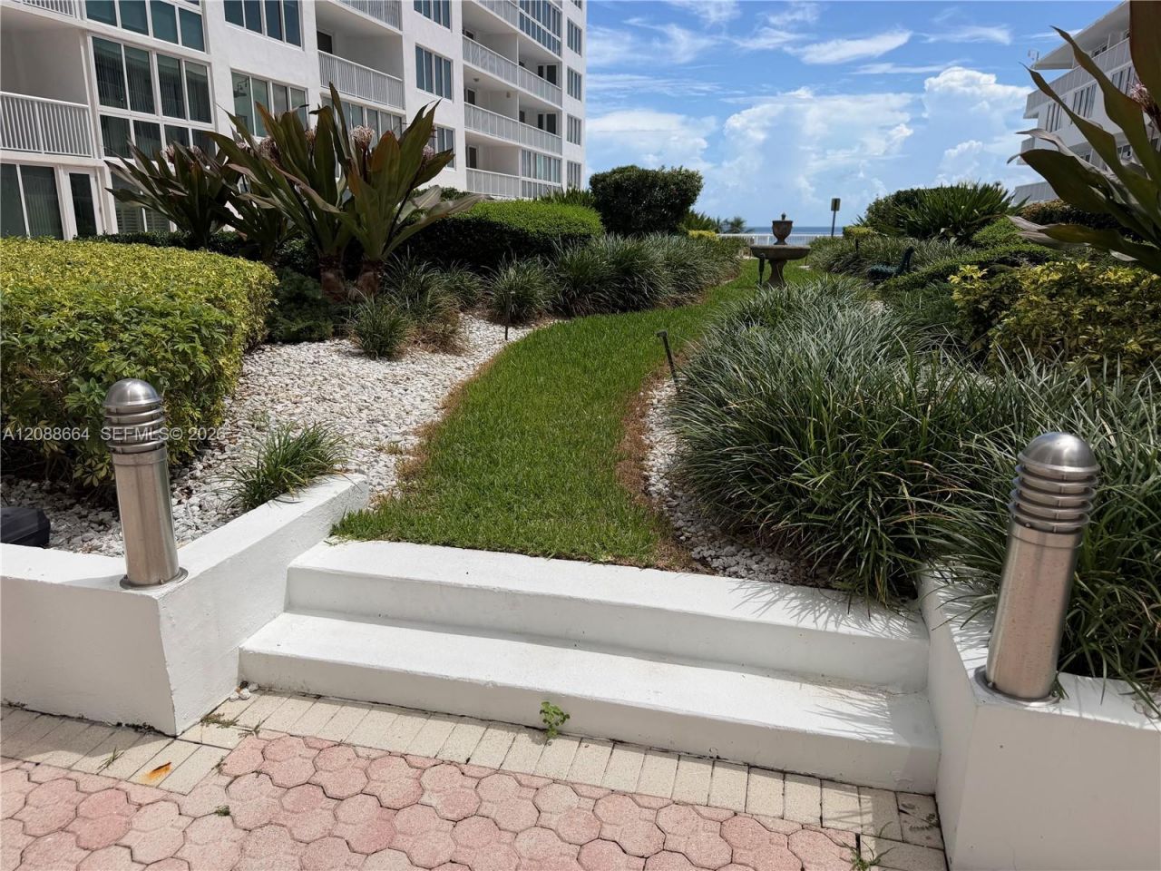 5401 Collins Ave, Unit 826, Miami Beach, FL 33140 Photo