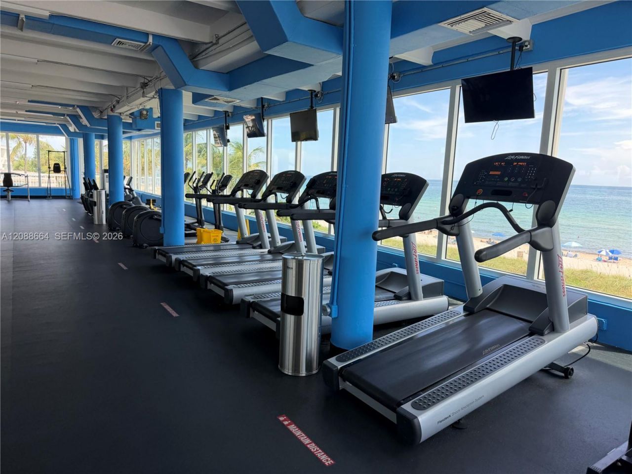 5401 Collins Ave, Unit 826, Miami Beach, FL 33140 Photo