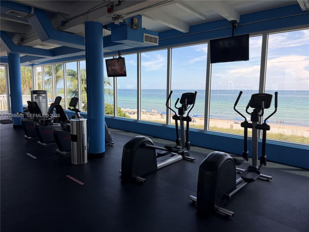 5401 Collins Ave, Unit 826, Miami Beach, FL 33140 Photo