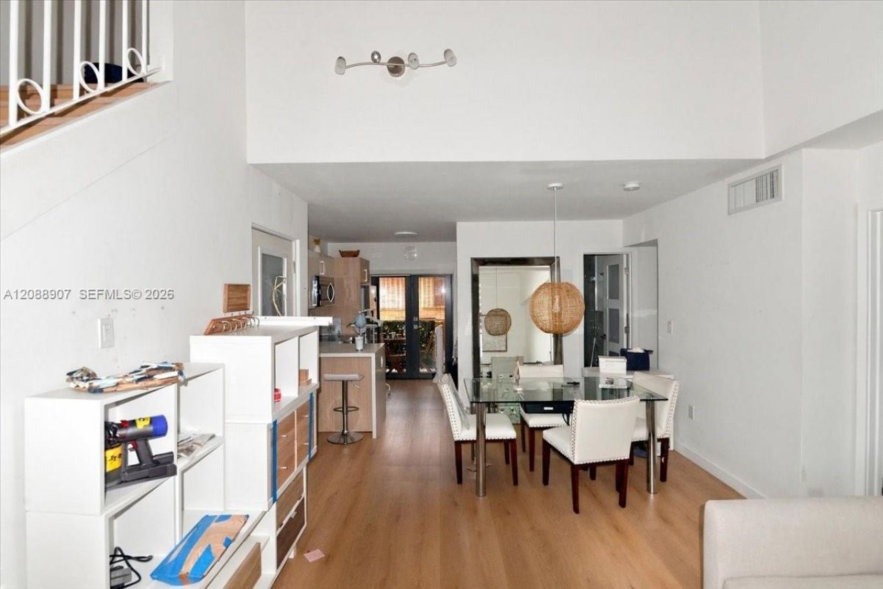 2745 W 62, Unit 202, Hialeah, FL 33016 Photo