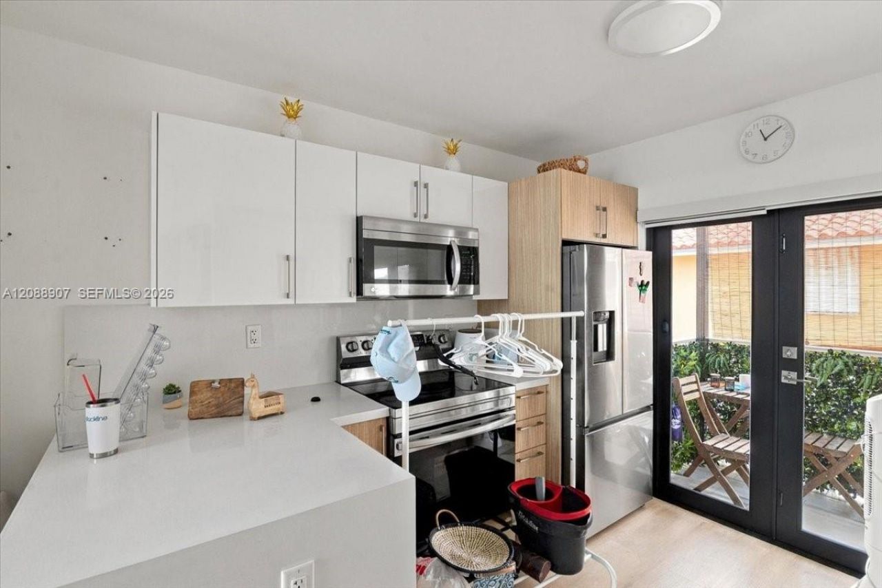 2745 W 62, Unit 202, Hialeah, FL 33016 Photo