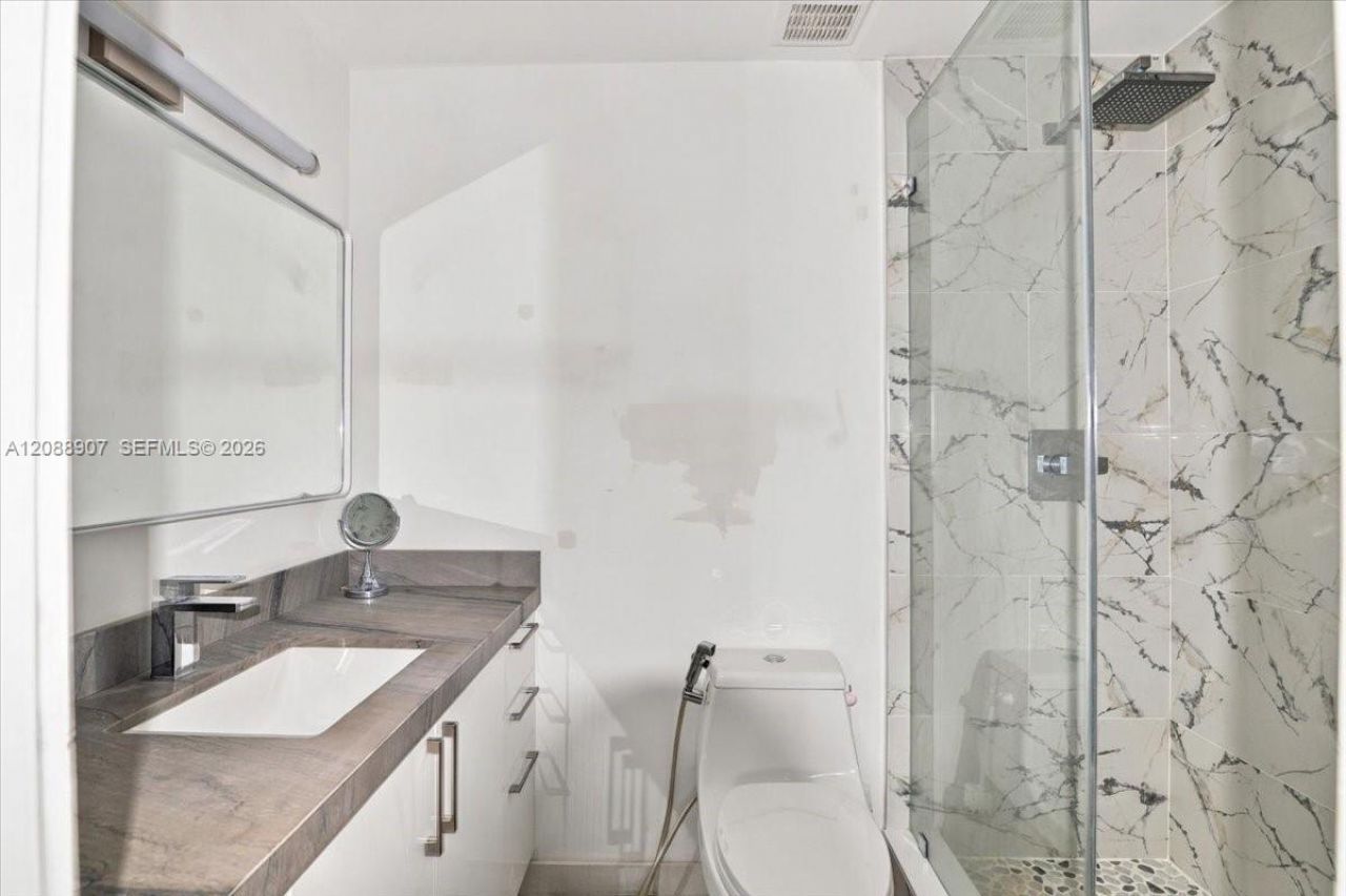 2745 W 62, Unit 202, Hialeah, FL 33016 Photo