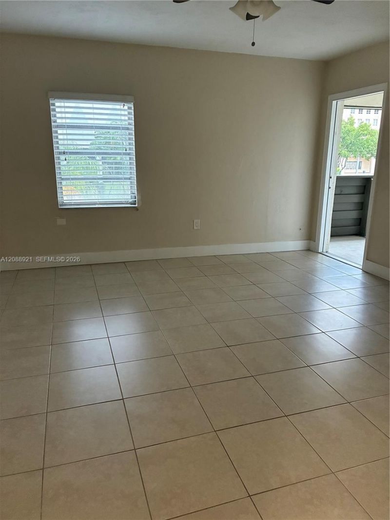 8325 SW 72nd Ave, Unit 305C, Miami, FL 33143 Photo