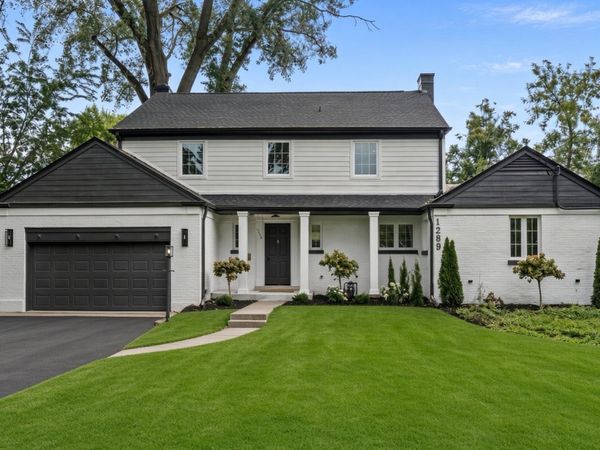 1288 Sunview Lane, Winnetka, IL 60093