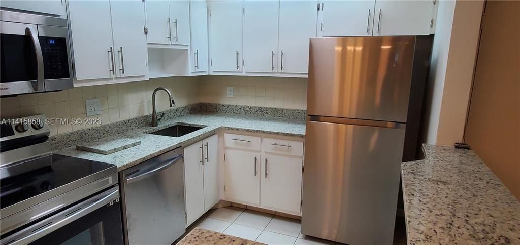 9706 S Belfort Circle, Unit 111, Tamarac, FL 33321 Photo
