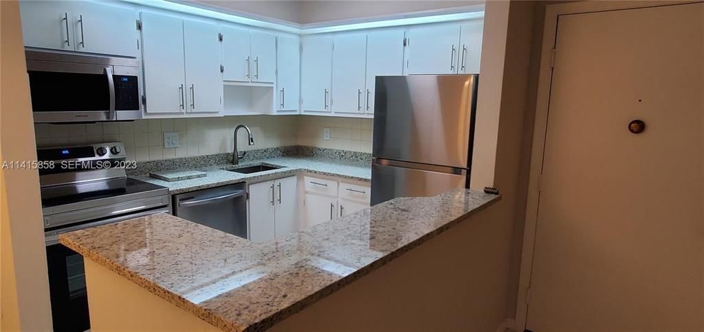 9706 S Belfort Circle, Unit 111, Tamarac, FL 33321 Photo