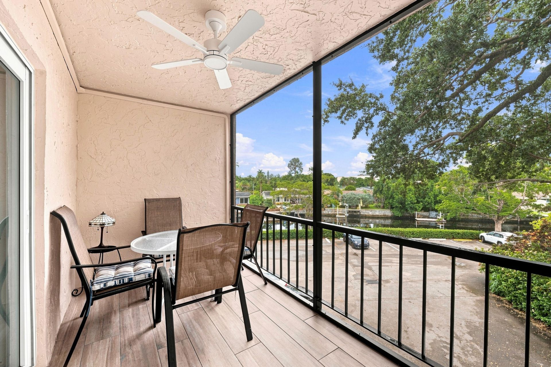 610 Tennis Club Drive, Unit 305, Fort Lauderdale, FL 33311 Photo